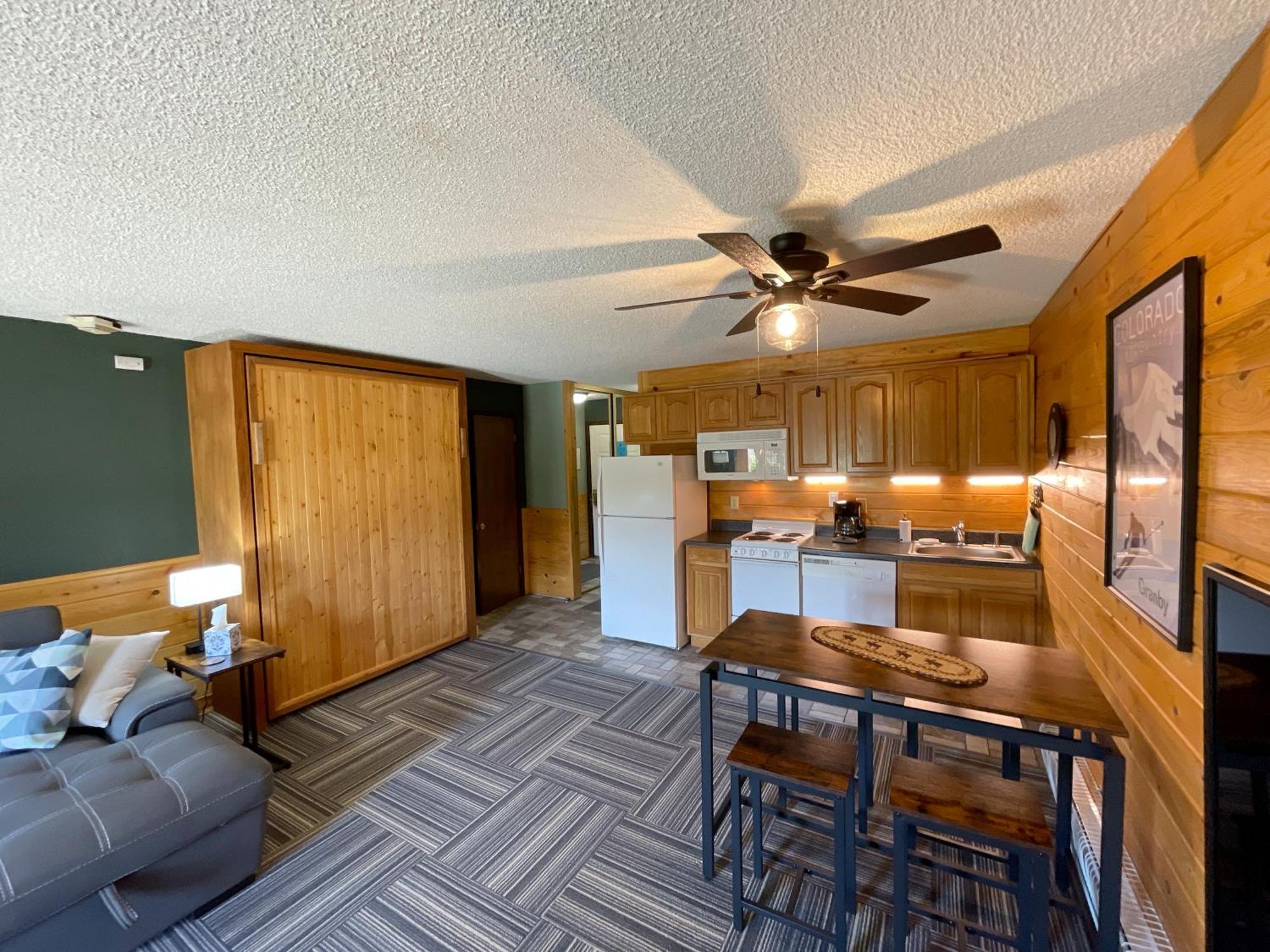 Relax, Adventure, Views, Amenities+Memories Apartment กรานบี ภายนอก รูปภาพ
